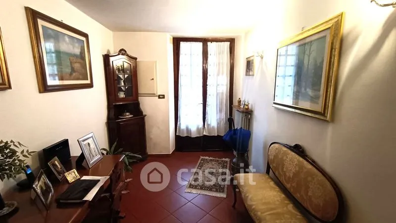 Esik - Terraced House with Garage in Prato