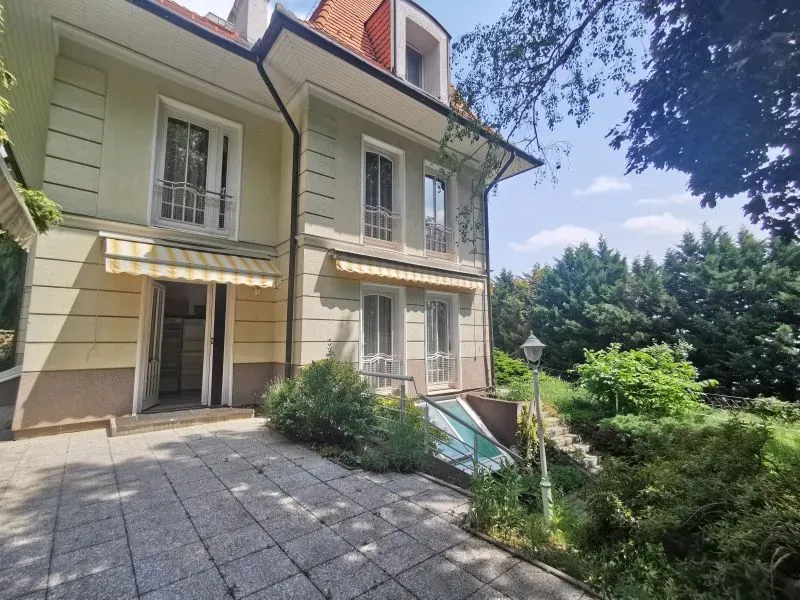 Välivaade - Luxury Villa with Panoramic Views in Budapest XII