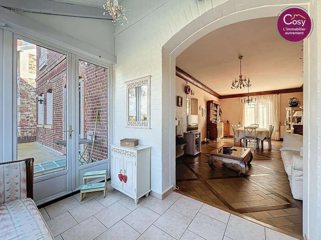 Elutuba - Character House with Pool in Soissons