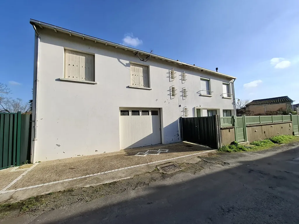 Exterior - Rural House with Garden in Arçais