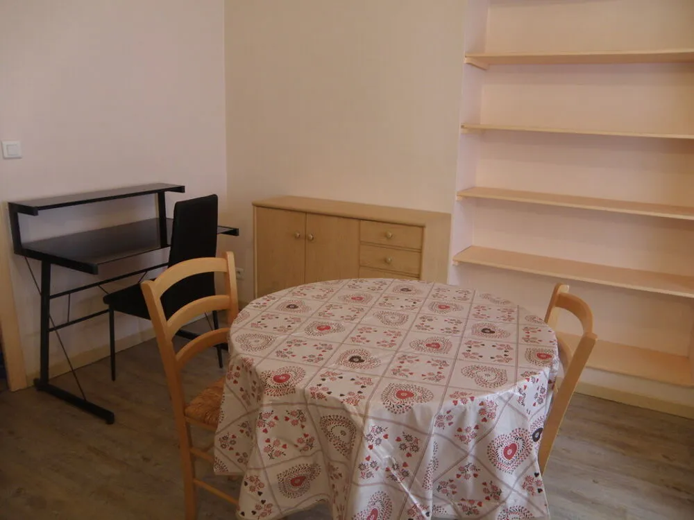 Söögituba - Meubled Studio with Kitchenette in Rignac