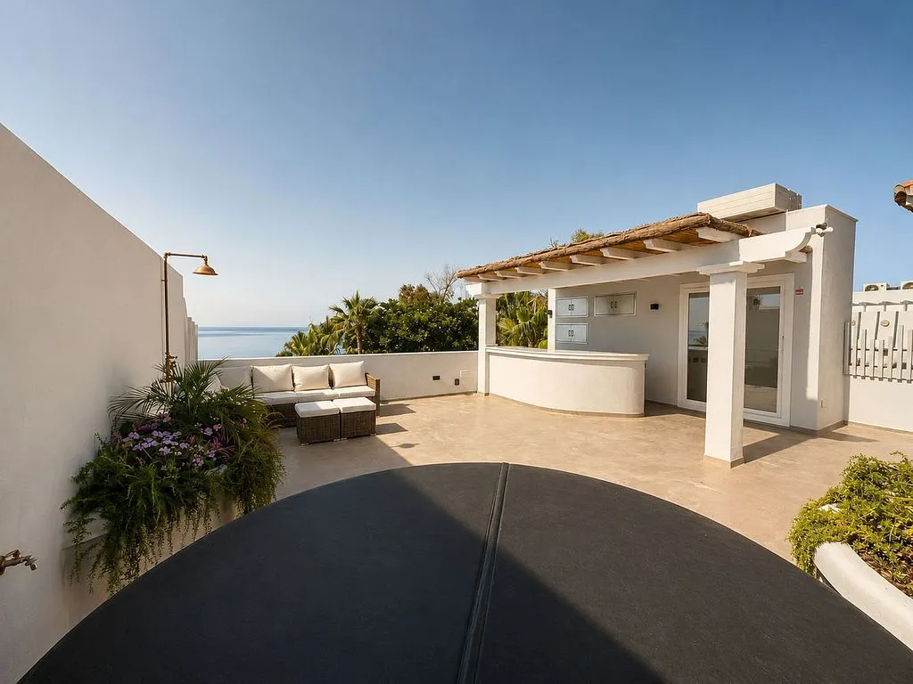 Terrazza - Duplex with Sea View and Pool in Estepona