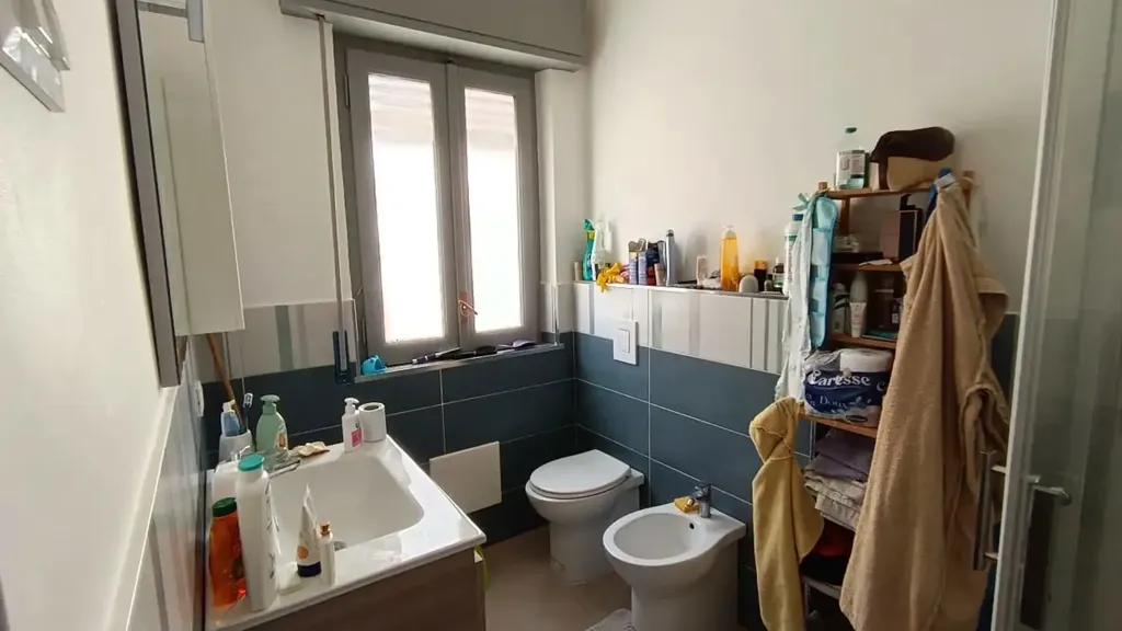 Bagni - Bright 3-Bedroom Apartment with Balcony in Palermo