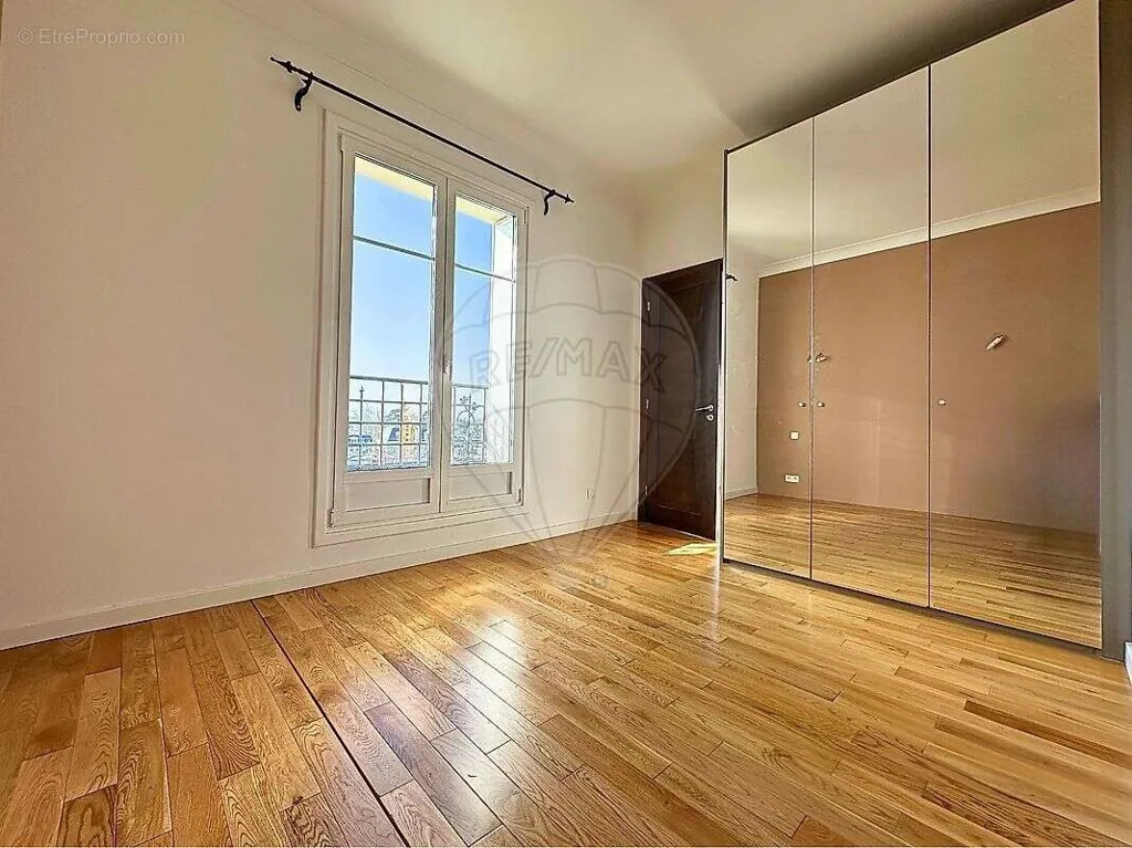 Stanze - Luxury Apartment with Park Access in Chantilly