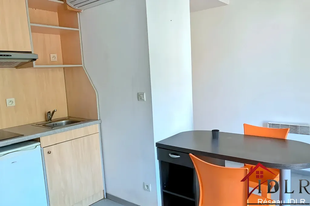 Cuisine - Appartement T2 avec Terrasse au 5ème Étage