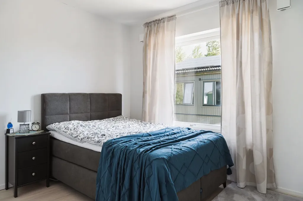 Camere da letto - Eco-Friendly Duplex with Solar Panels in Läggesta