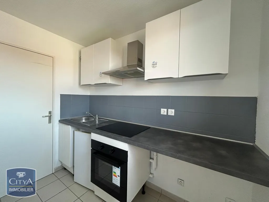 Köök - Quiet Apartment with Balcony in Folschviller