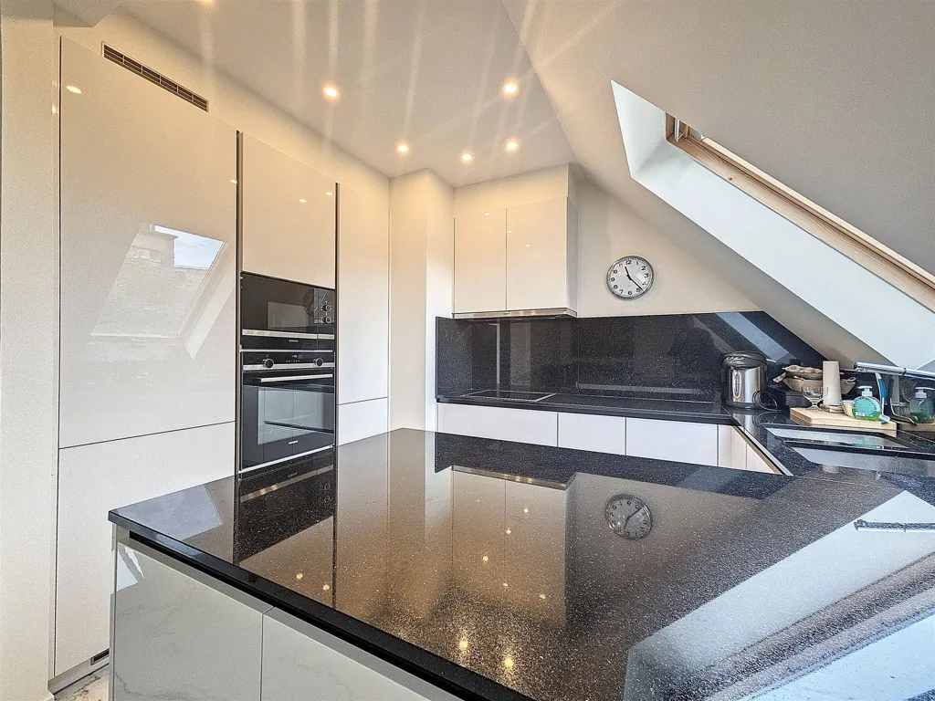 Köök - Luxury Penthouse with Parking in Antwerp Centre