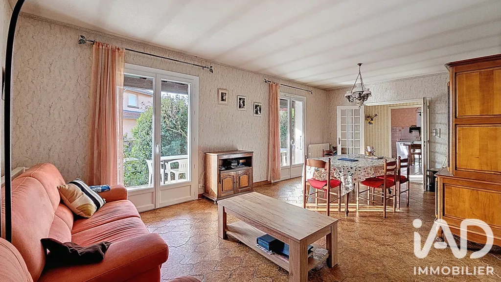 Soggiorno - Detached House with Garden in Bogy