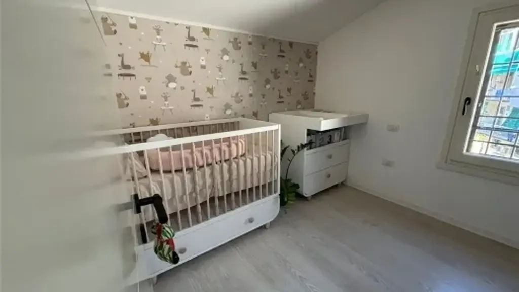 Bedrooms - Rear-Accessed Trilocale with Terrace in Florence