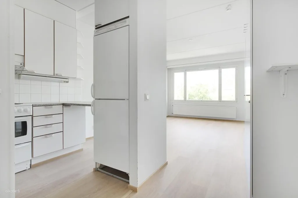 Cuisine - Flat with Glazed Balcony in Pakkala
