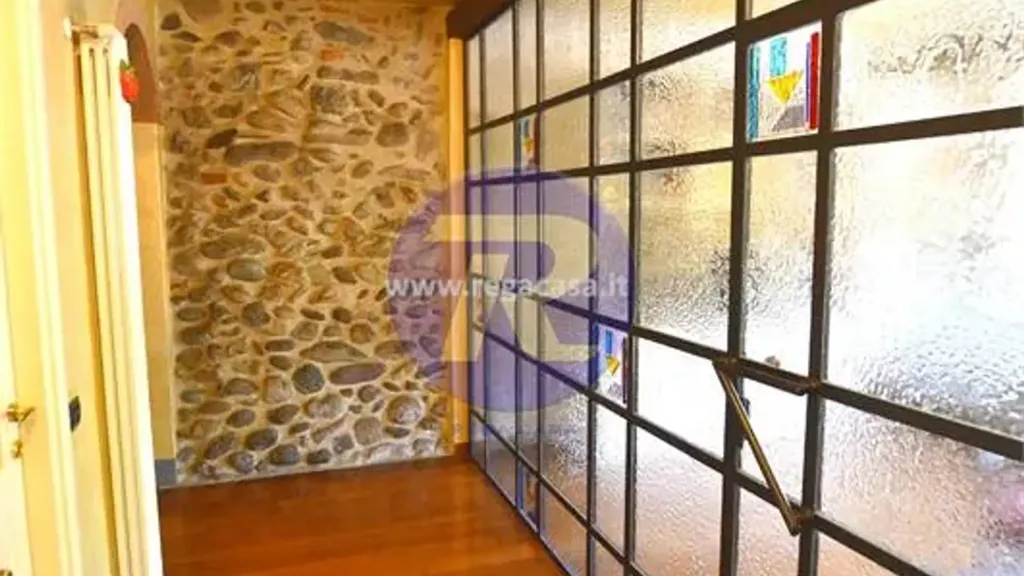 hallway_entrance