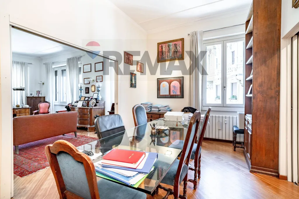 Söögituba - Liberty Style Apartment with Historic Elevator in Milan