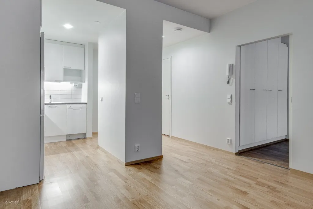 Esik - Modern Flat with Glazed Balcony in Kakola