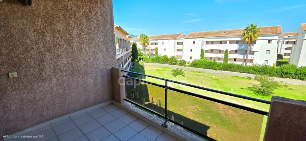 Balcon - T3 en Duplex avec Terrasse et Piscine à Proximité de la Plage