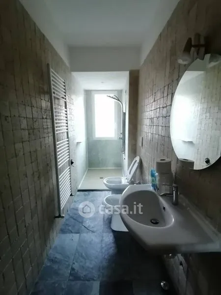 Salles de bain - Rustic Trilocale with Garden in Ballabio