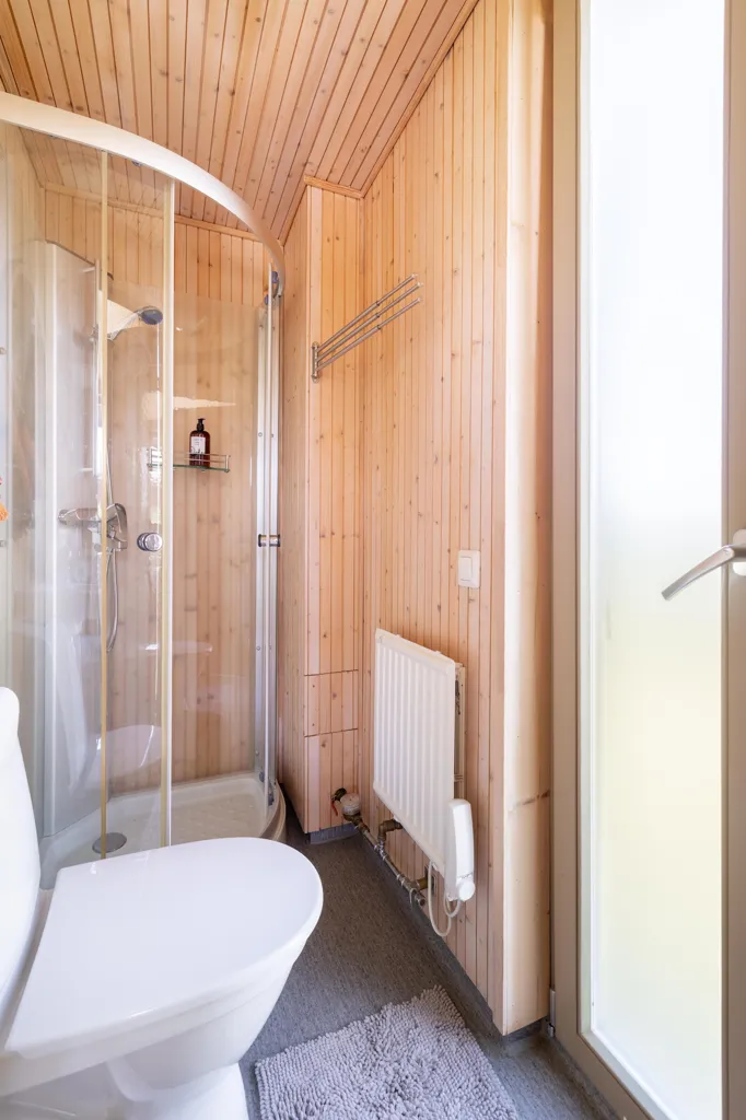 Salles de bain - Golf View Cottage in Espoo Niipperi