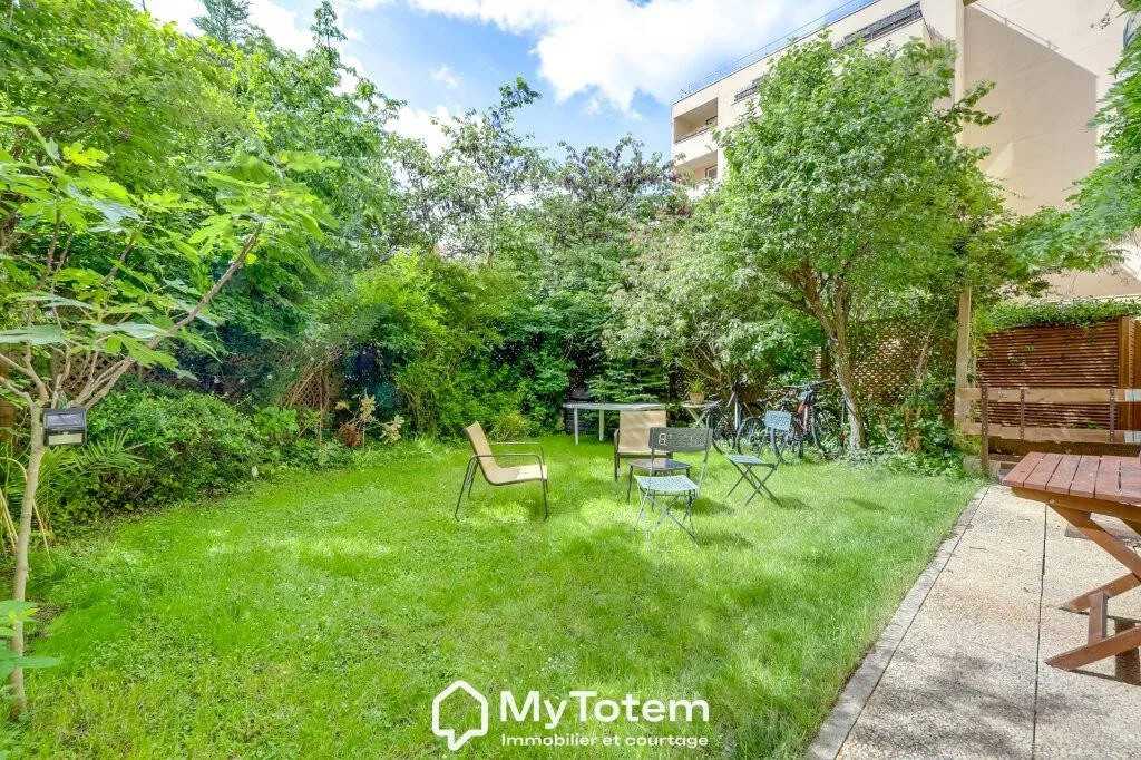Aed - Duplex with Garden on Île Saint-Germain