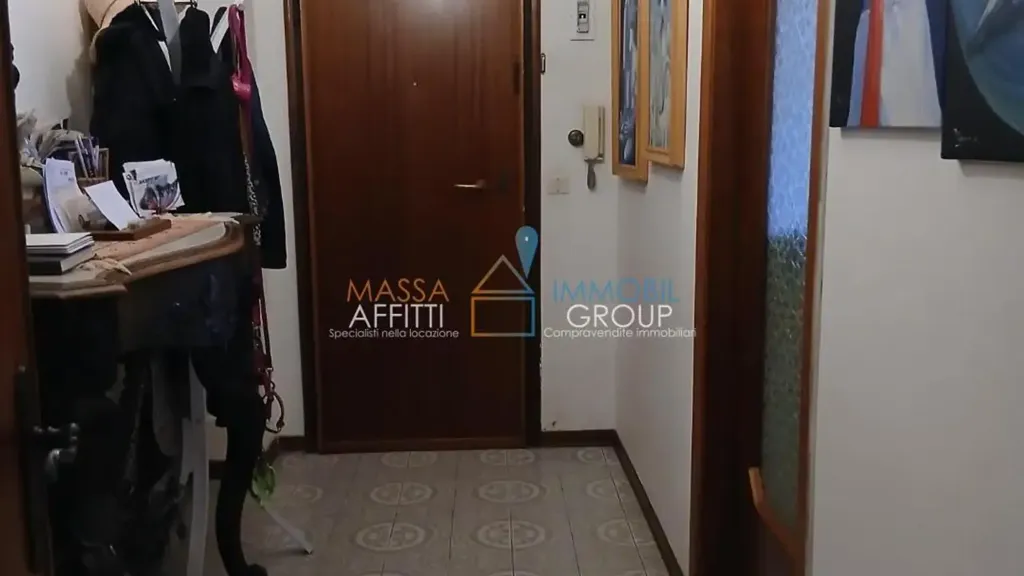 Entrée - 5-Room Apartment with Terraces in Massa