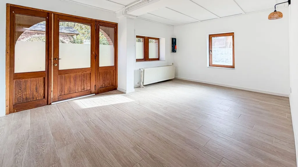 Pièces - Villa Rénovée avec Jardin et Bureau à Proximité des Axes