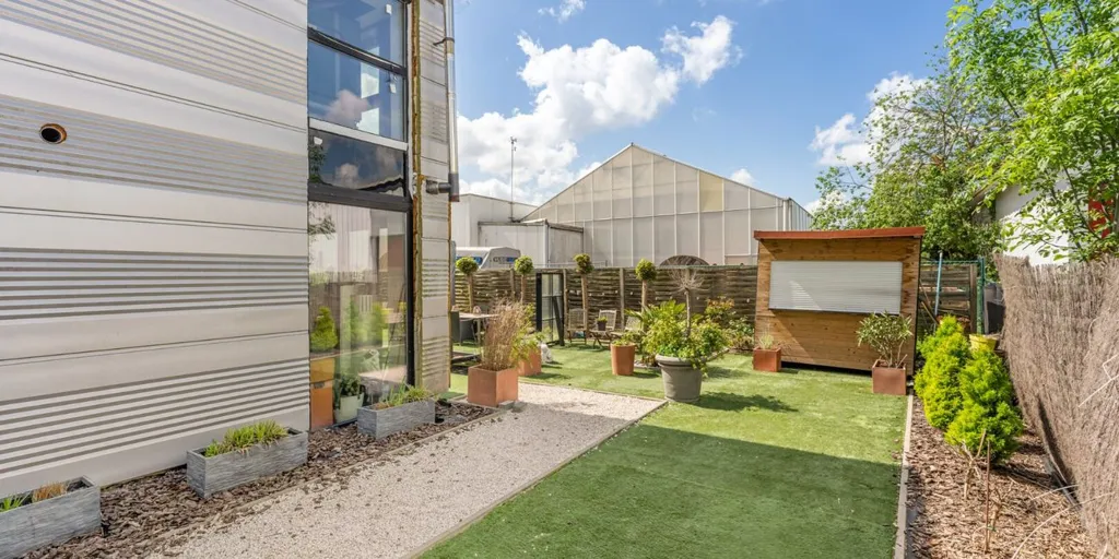 Jardin - Bâtiment Commercial avec Jardin près de Hasselt