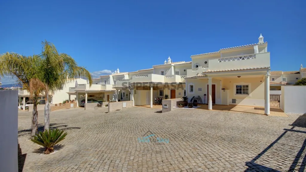 Duplex House with Private Pool in Ferragudo