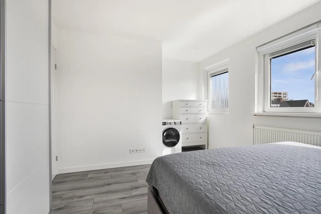 Magamistoad - Two Maisonnettes with Separate Entrances in Rotterdam