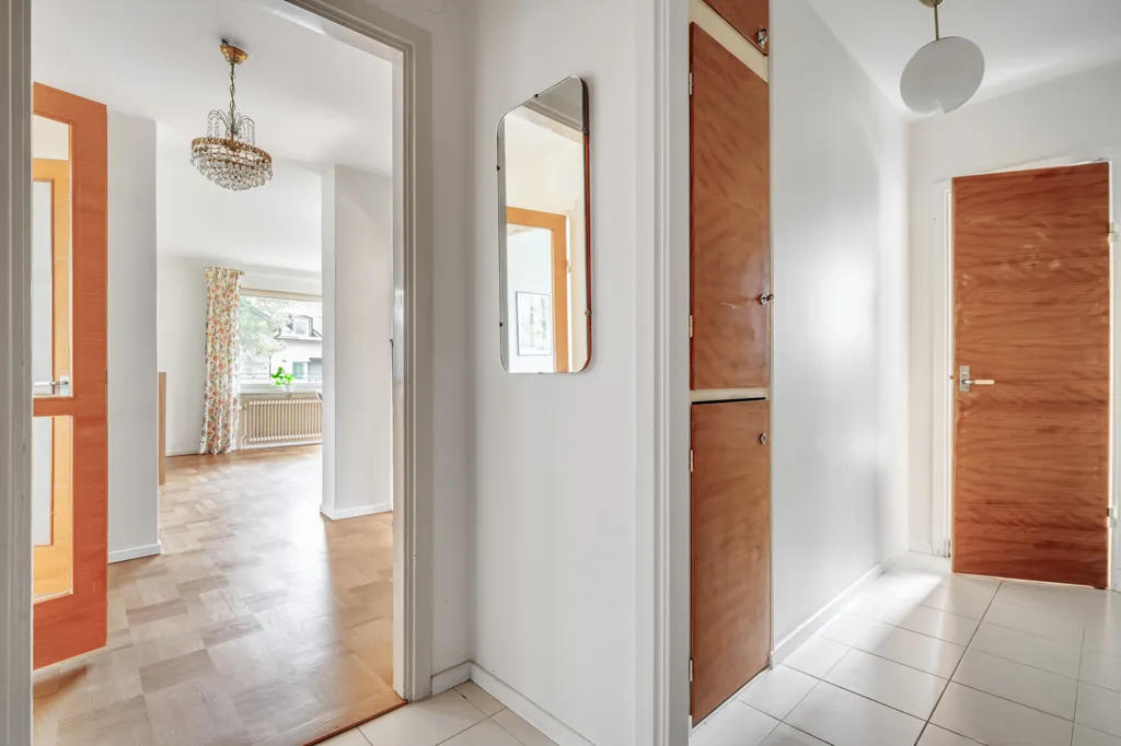 Entrée - Charming 3-Bedroom with Balcony in Solna