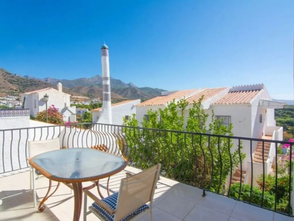 Terrasse - Semi-Detached Villa with Sea Views in Nerja