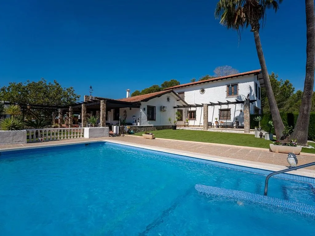 Bassein - Villa with Pool and Terrace in Los Dolses