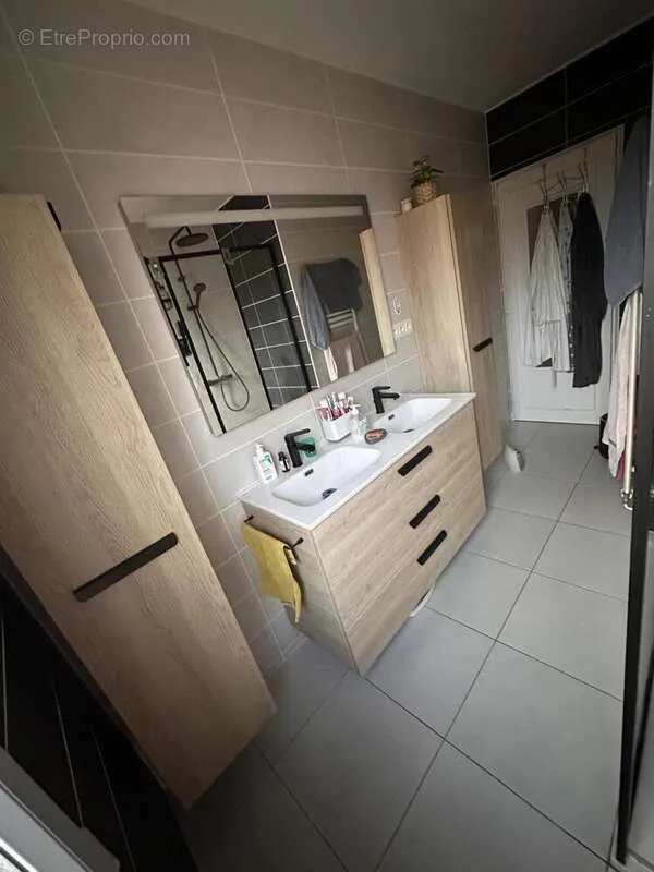 Salles de bain - Maison avec Jardin à Châteauroux