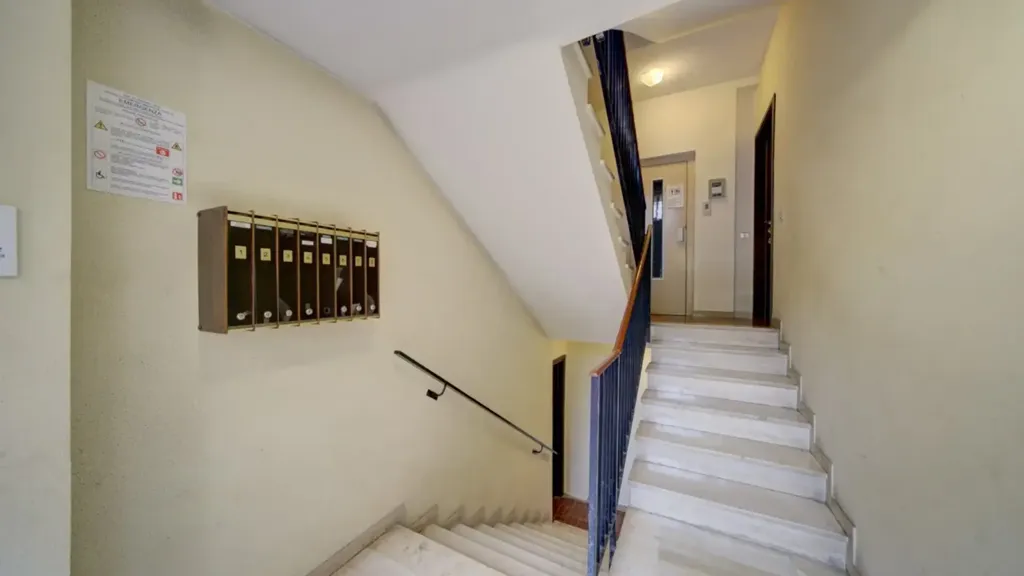 Toad - Spacious Duplex with Pools in Rapallo