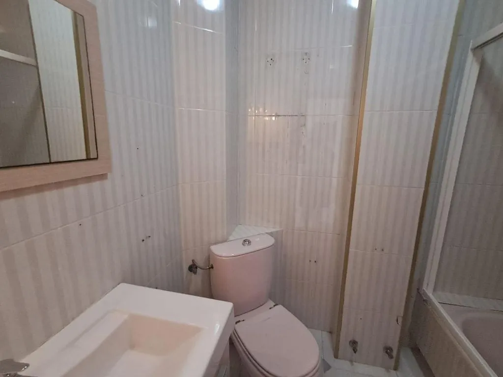 Salles de bain - 3-Bedroom Flat with Terrace in Puente Tocinos