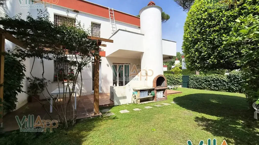 Jardin - Villa with Sea View in Fondi