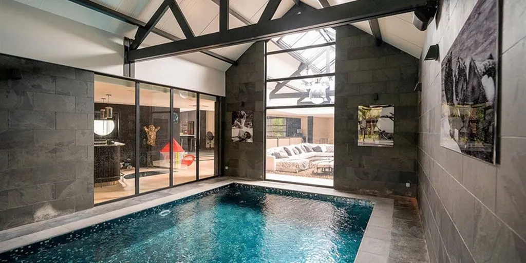 Bassein - Villa with Indoor Pool in Mouscron