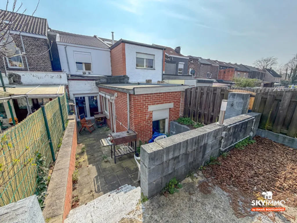 Aed - House with Courtyard and Garage in Seraing