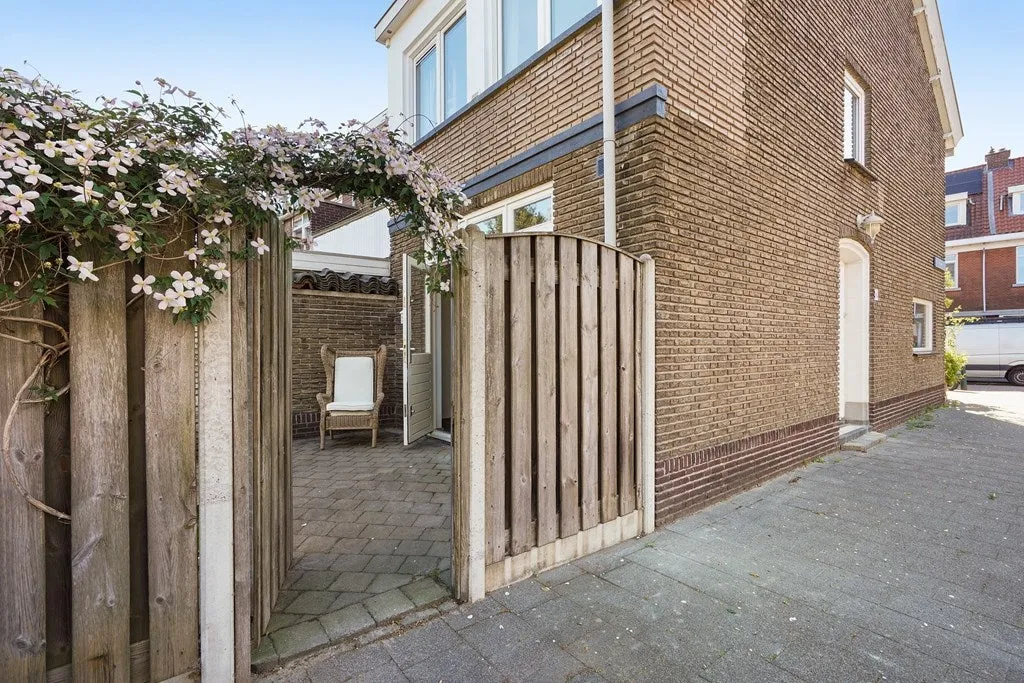 4-toaline maja asukohas Den Haag