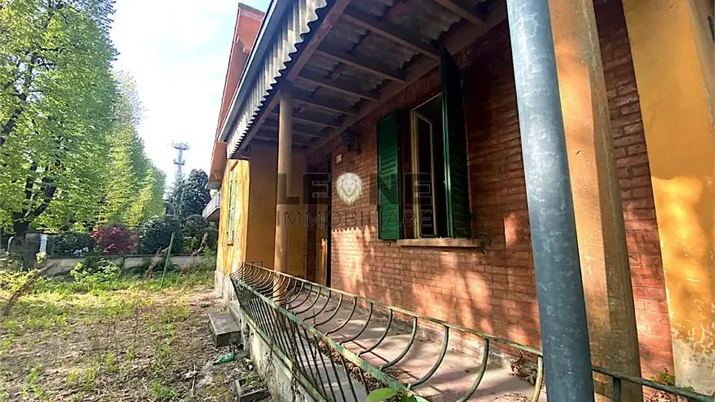Esterno - Rustic Villa to Renovate in Spilamberto