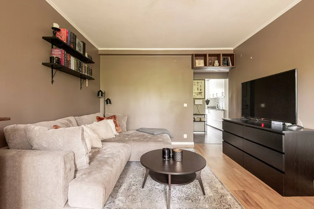 Séjour - Renovated Flat with South-Facing Balcony in Västerås
