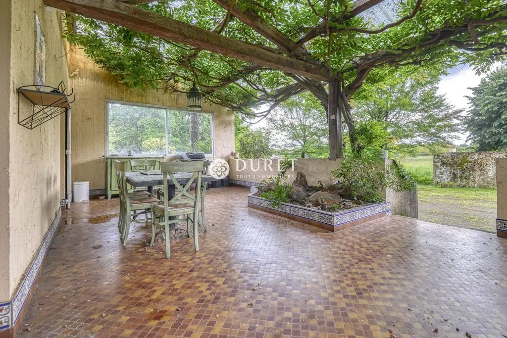 Terrasse - Maison de Luxe avec Parc Boisé à Cugand