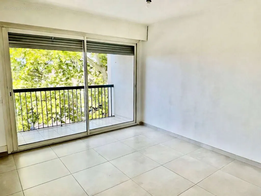 Rooms - Bright Apartment with Terrace in Sète