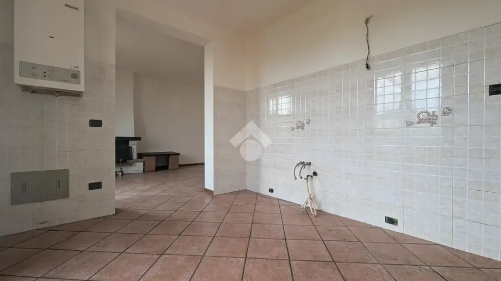 Salles de bain - Apartment with Triple Exposure in Gattatico