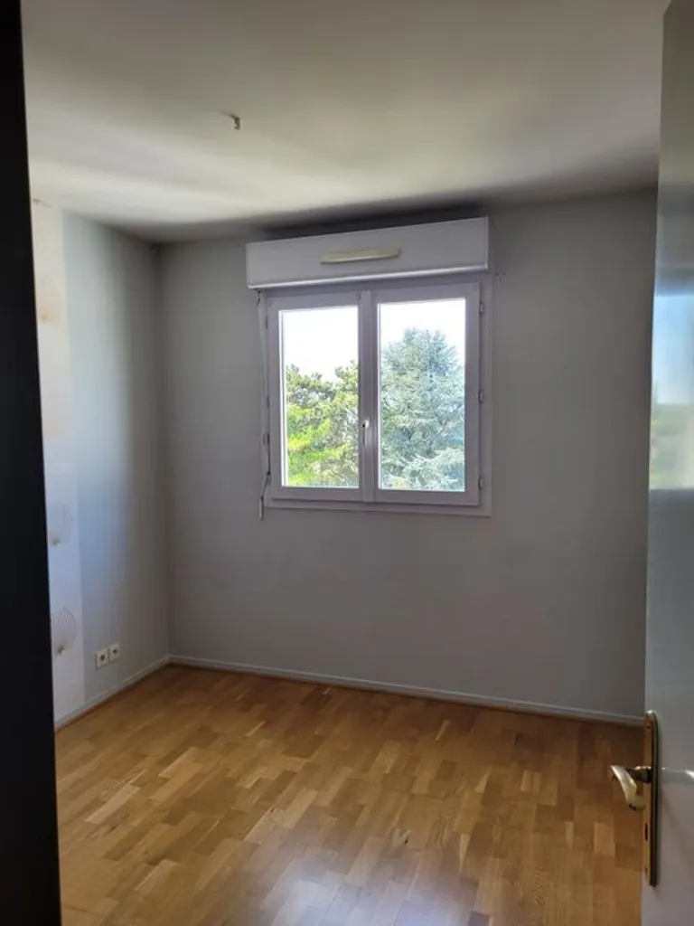 Pièces - Appartement 3 Pièces avec Balcon à Châtillon