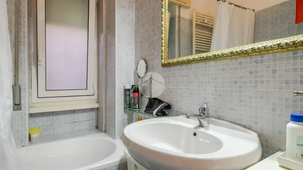 Vannitoad - Duplex with Balcony in Cesano Boscone