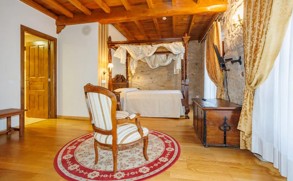 Bedrooms - Traditional Hotel with River View in Valadouro