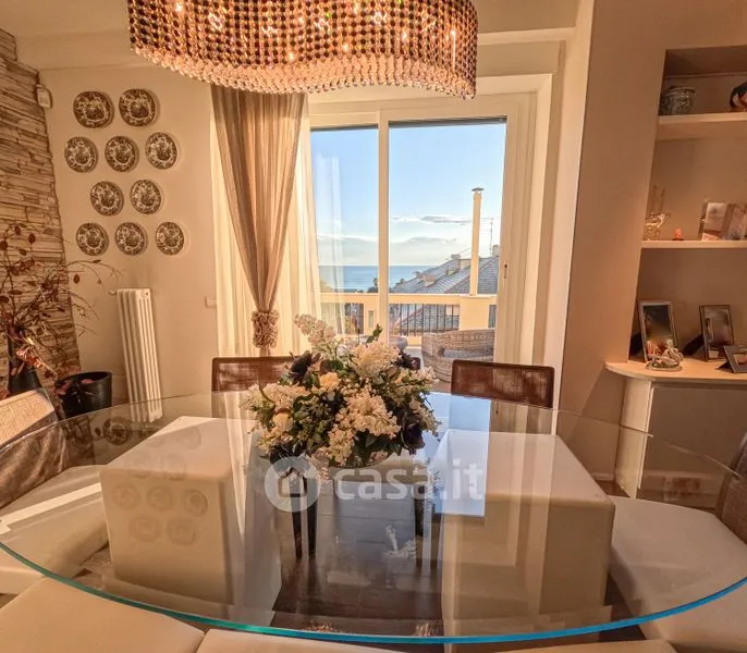Salle à manger - Luxury Penthouse with Sea View in Genoa