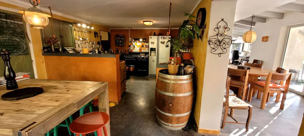 Sala da pranzo - Architectural House with Garden in Arles