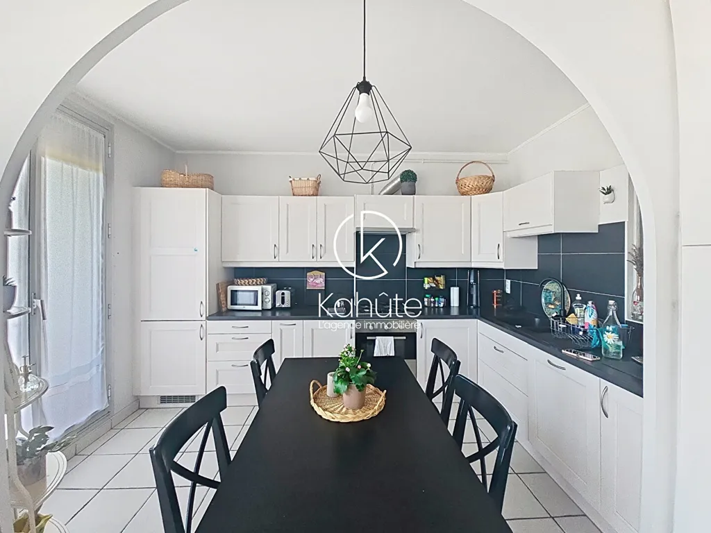 Cuisine - Appartement T4 avec Vue sur Monts d'Or à Lyon 5