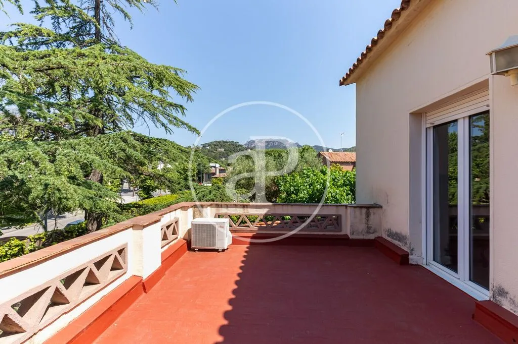 Terrass - Luxury Villa with Pool in Matadepera