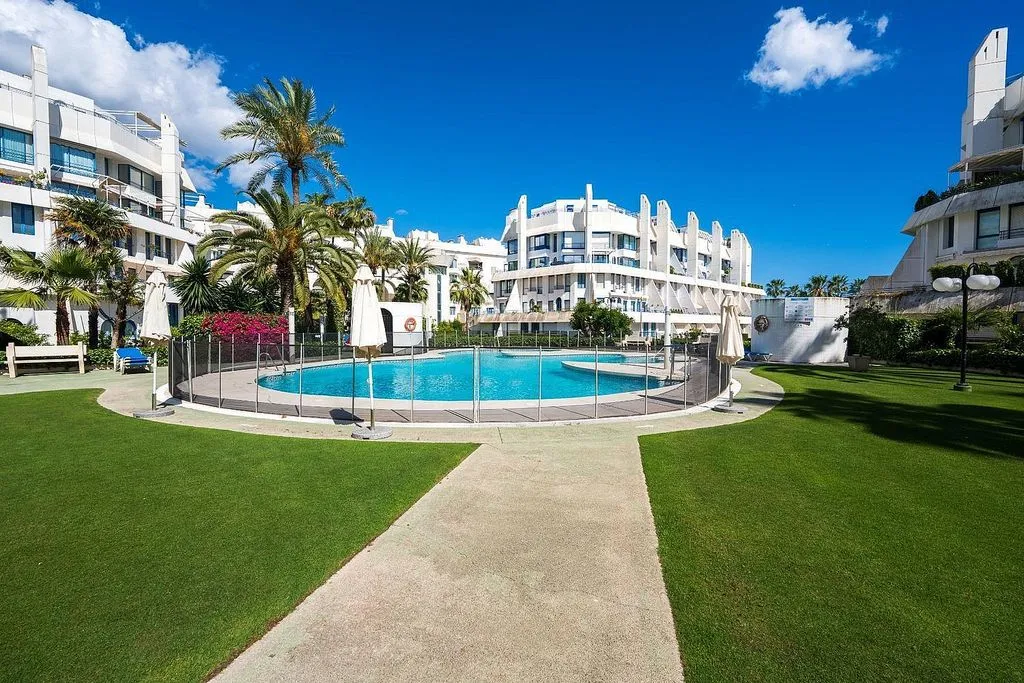 Bassein - Duplex Penthouse with Pool in Marbella